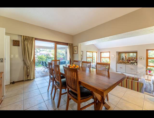 4 BEDROOM HOUSE FOR SALE IN LONEHILL